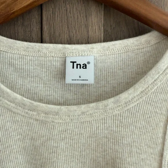ARITZIA TNA RIBBED CROPPED TANK SMALL - Picture 2 of 4